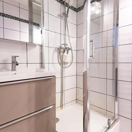 Aiguillon, 4 Pers, A 5min A Pied, Parking Apartment